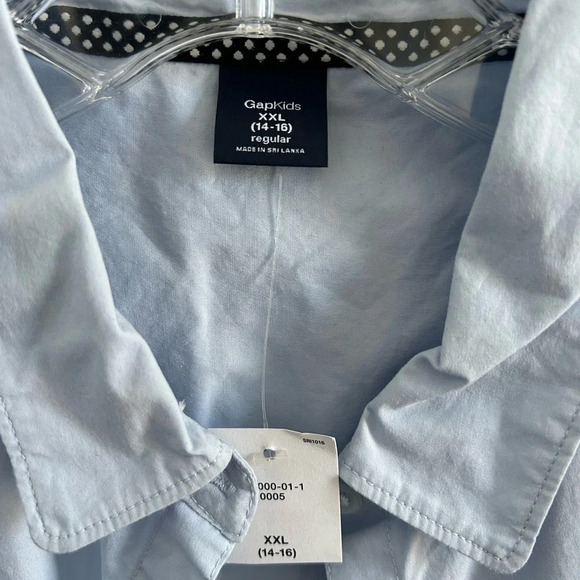 NWT Gap Kids Button Down Light Blue Cotton stretchy shortsleeved Shirt 14/16 XXL - Picture 3 of 5